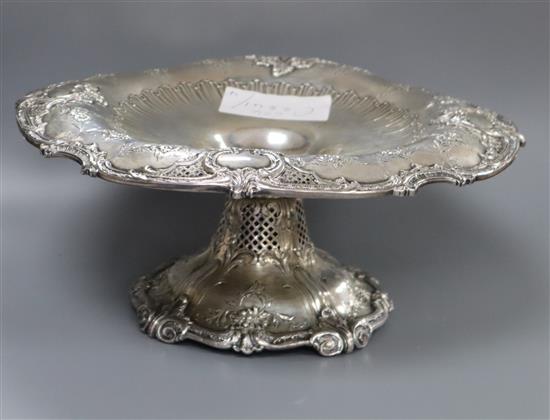 An American pierced sterling tazza, with engraved floral decoration, 19 oz.